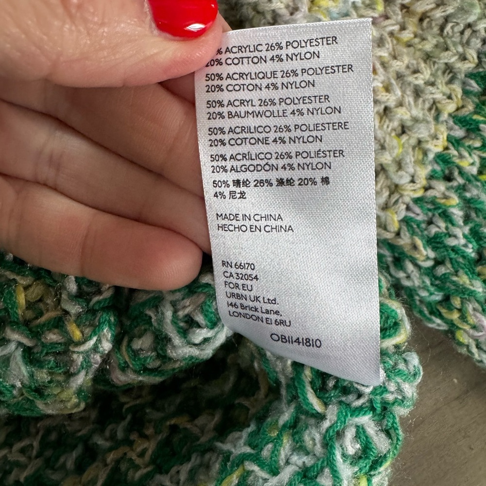 Kimchi Blue V-Neck Sweater in Green and Cream - Picture 5 of 7